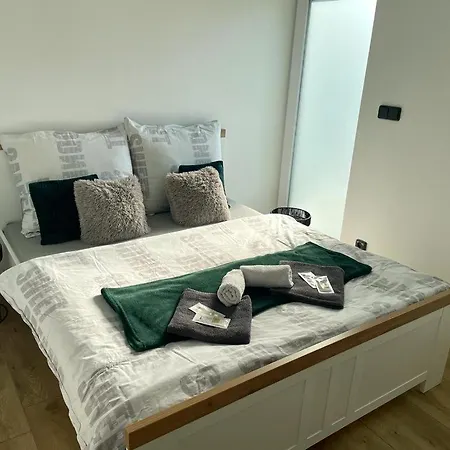 M.f. Apartment *